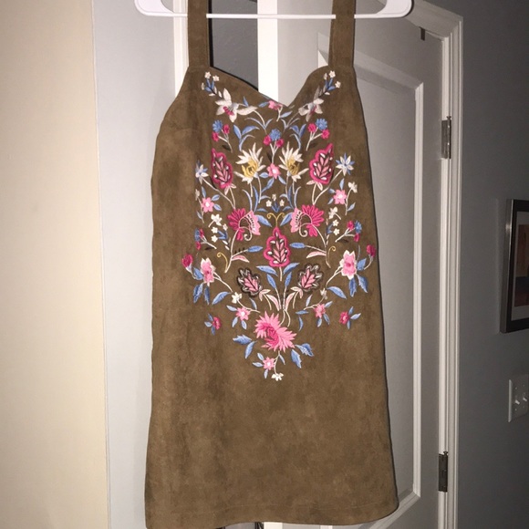 Abercrombie & Fitch Dresses & Skirts - 3/$45 Abercrombie dress with embroidered flowers